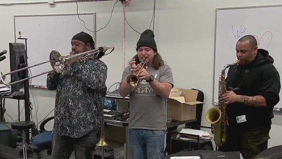 Justin Timberlake?s band visits middle school