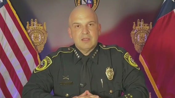 Texas sheriff investigating flights of migrants sent to Martha's Vineyard