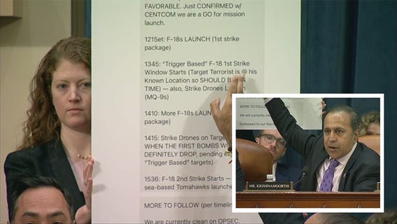 Lawmaker reads leaked texts to Trump officials