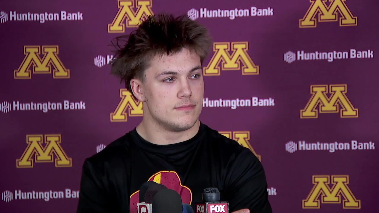 Koi Perich wears dual jersey at Gophers spring football practice