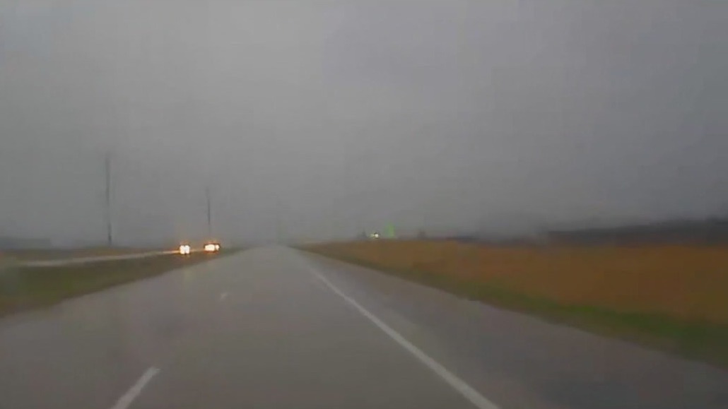 Strong, severe storms possible in Midwest