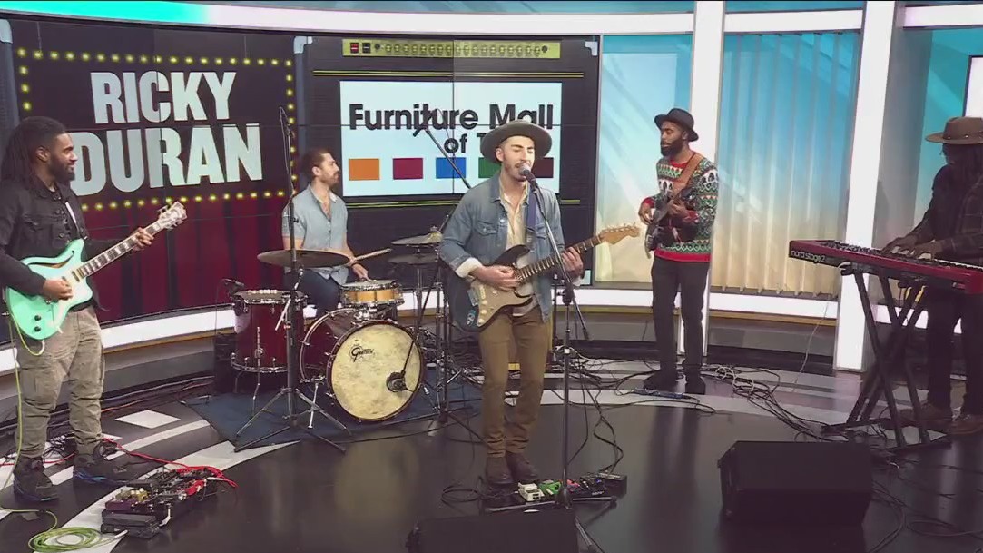 Ricky Duran performs 'This Christmas'