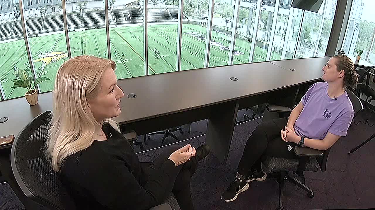 Unscripted with Dawn Mitchell: Jen Larrick