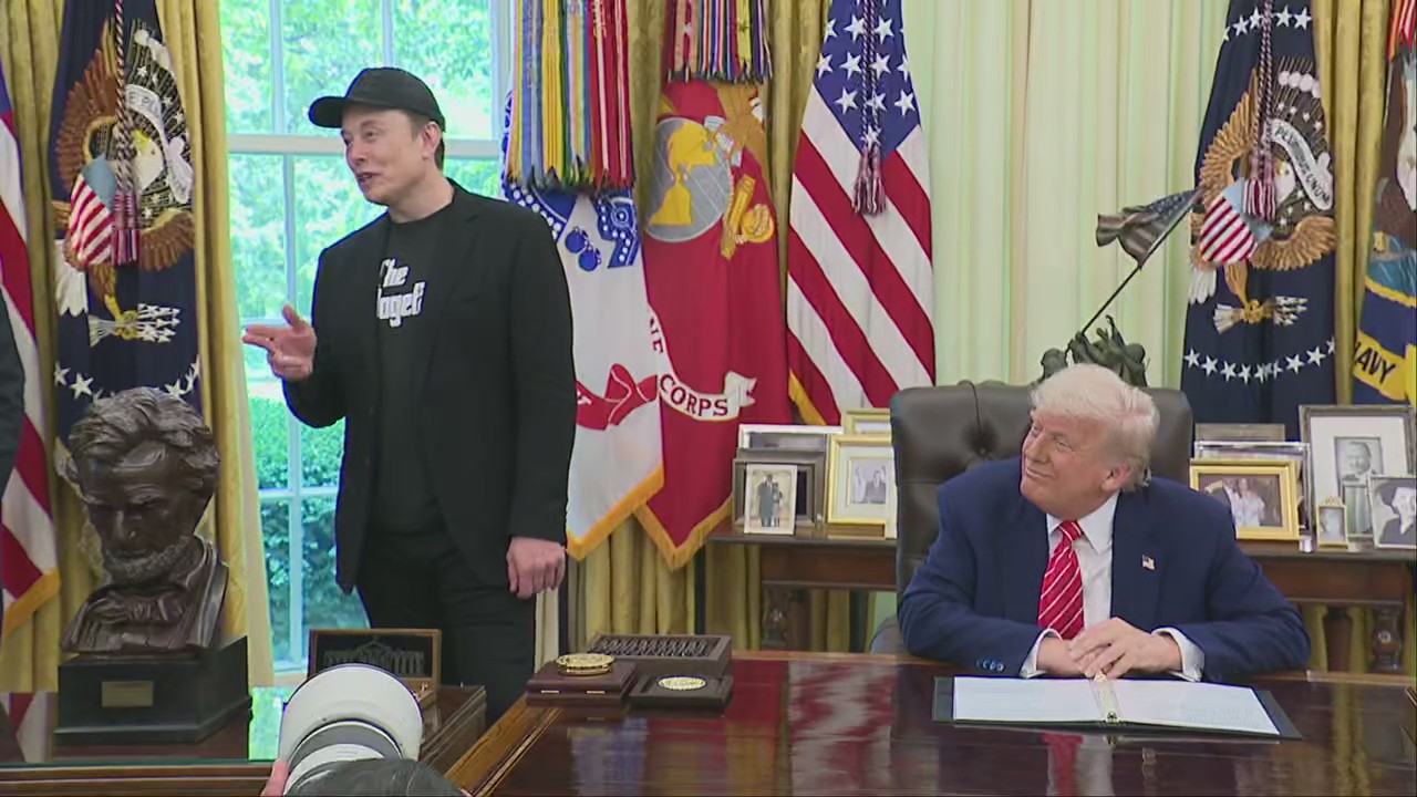 Musk asked if colonizing Mars is easier than government efficiency