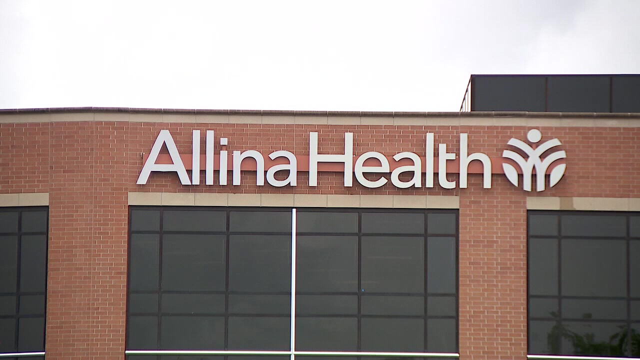 Allina Health doctors? union holding picket