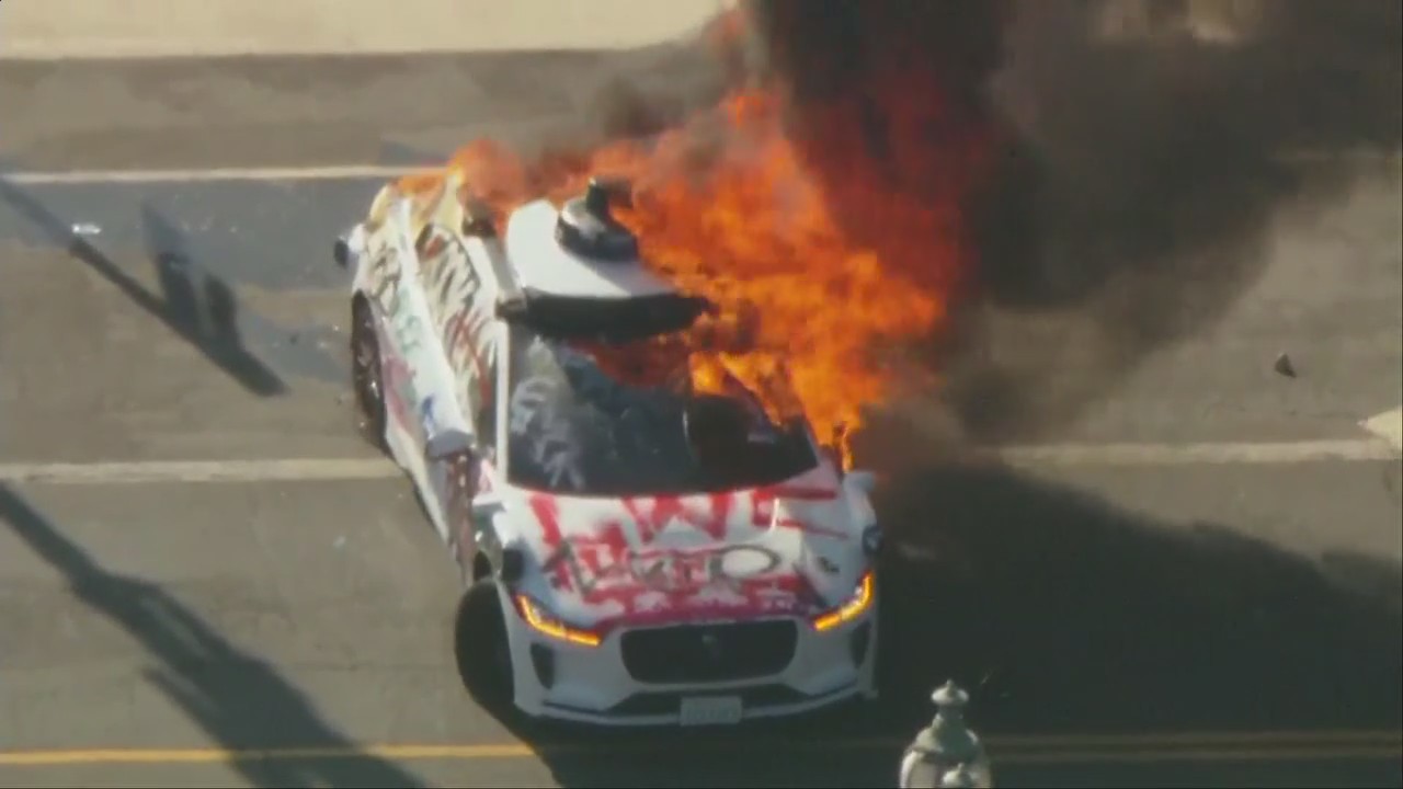 Cars set ablaze during riots in Los Angeles