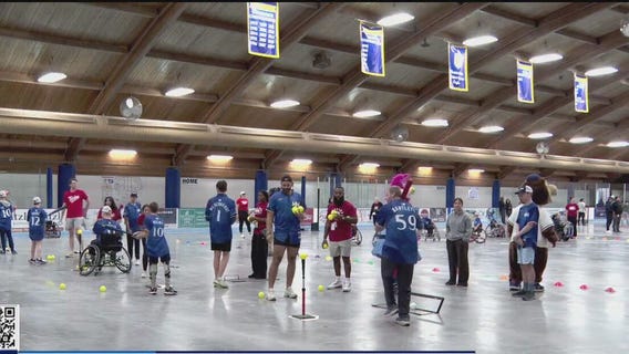 Minnesota Twins, Courage Kenny host adaptive softball clinics