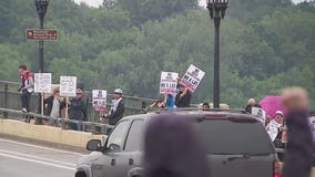 Mpls protesters demand end to immigration raids