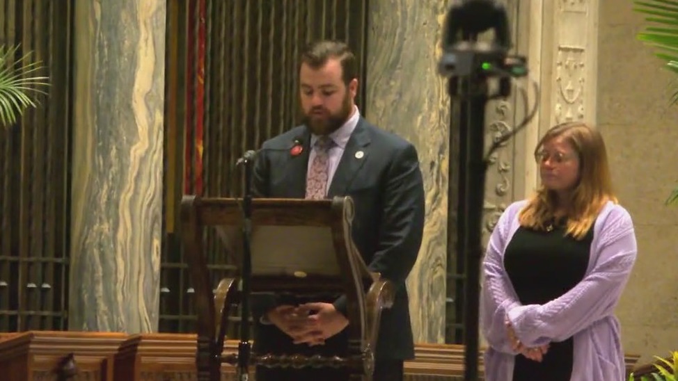 Melissa and Mark Hortman's son reads prayer [FULL]