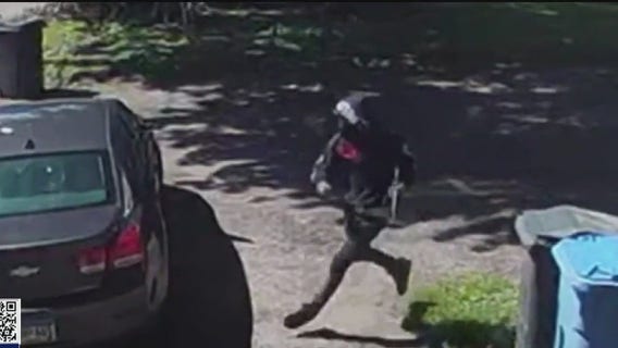 Doorbell cam catches person with gun before shots fired