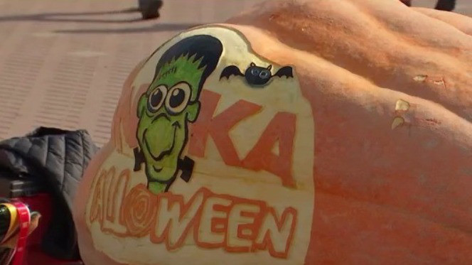 FOX 9 Town Ball Tour: Anoka, the Halloween Capitol