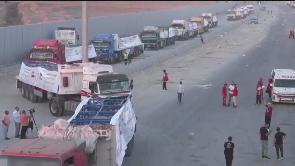 Israel pauses attacks to deliver aid in Gaza