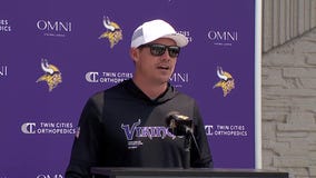 Vikings WR Justin Jefferson sidelined with minor hamstring strain [RAW]