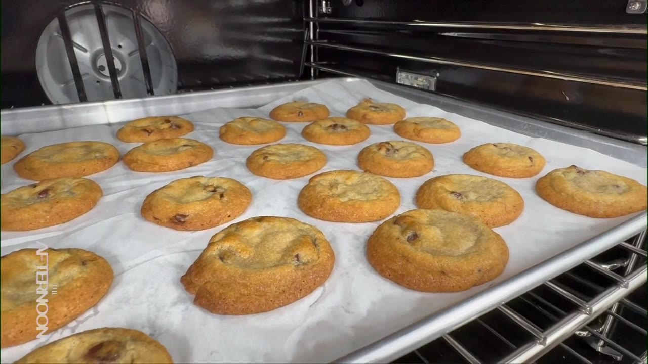 The Dough Gold food trucks takes a Spot on the Lot at FOX 9