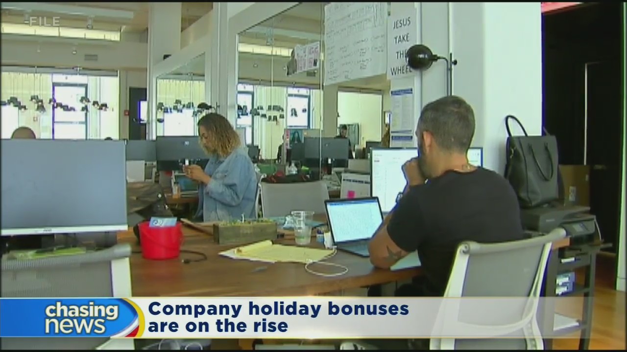 Survey says 66 percent of Americans will receive year-end bonuses