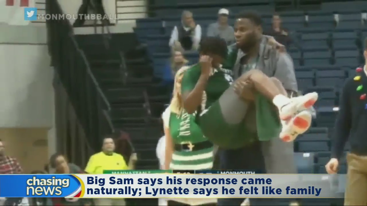 Basketball player to the rescue during Monmouth/Manhattan game
