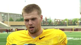 Why Gophers QB Drake Lindsey compares his football to golf