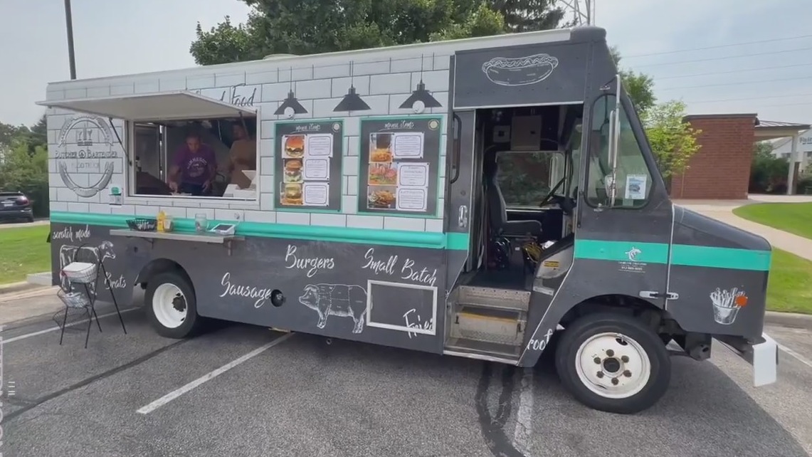 Food Truck Blends Bites with Cocktail Flavors