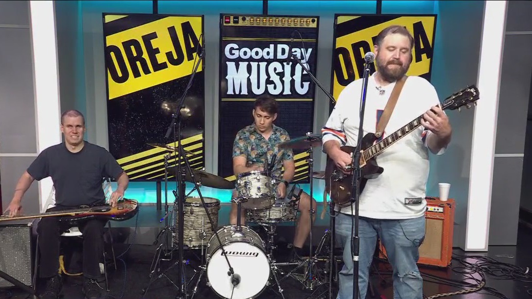 Oreja performs 'A Sharp New One'