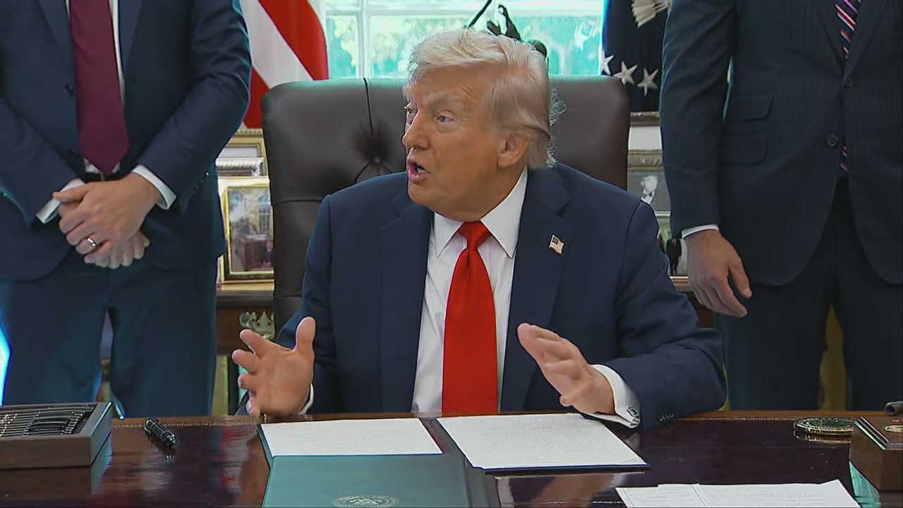 Pres. Trump signs executive orders on flag burning, cash bail [FULL]