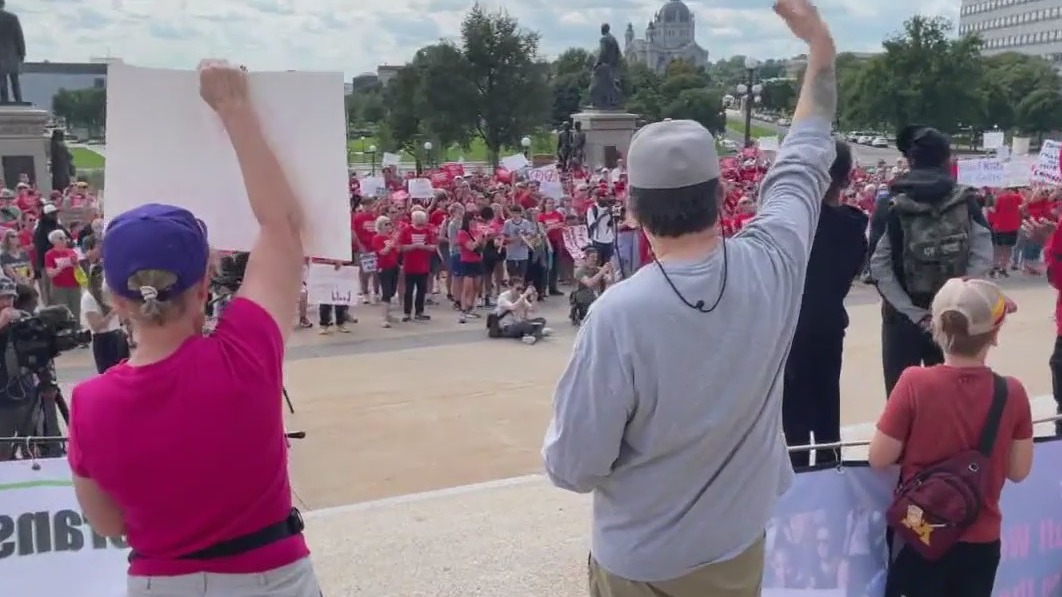 Students rally at State Capitol to end gun violence