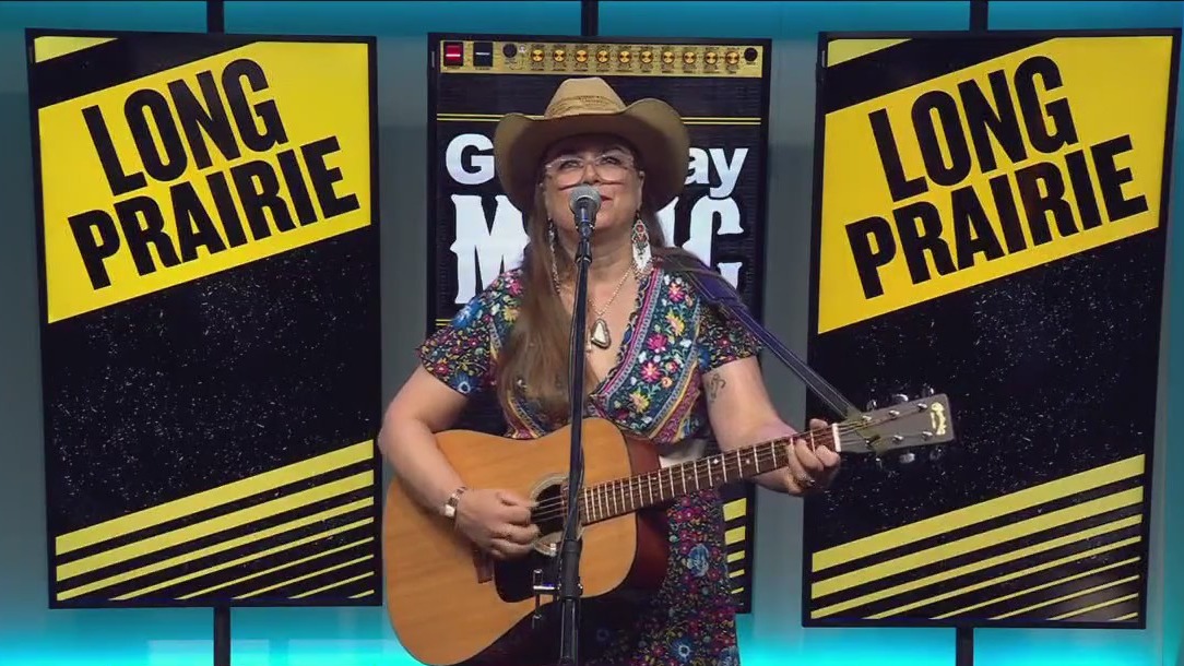 Long Prairie performs 'Tejas Moon'