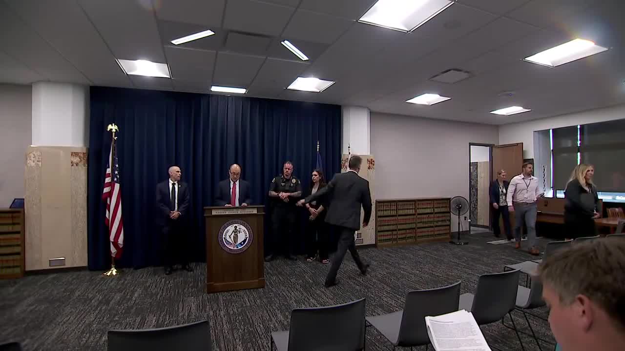 MN roofer charged with wage theft