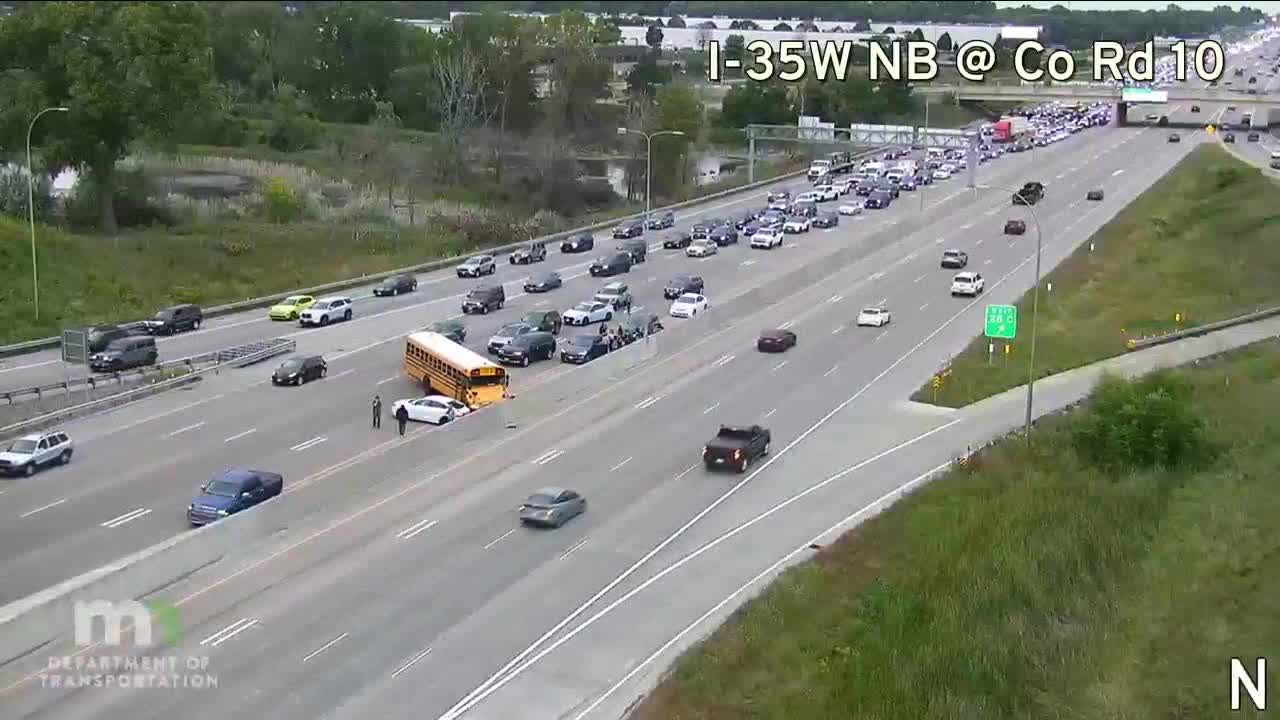 Bus crash on I-35W in Mounds View [RAW]