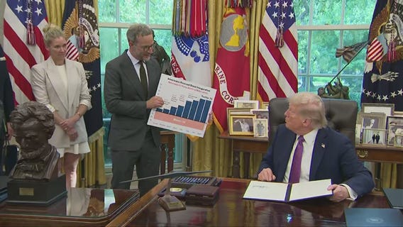 Trump signs EO on American hostages