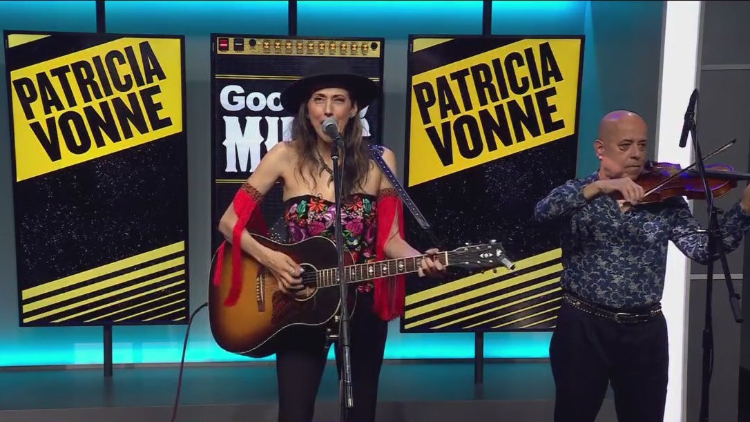 Patricia Vonne performs 'Paris Trance'