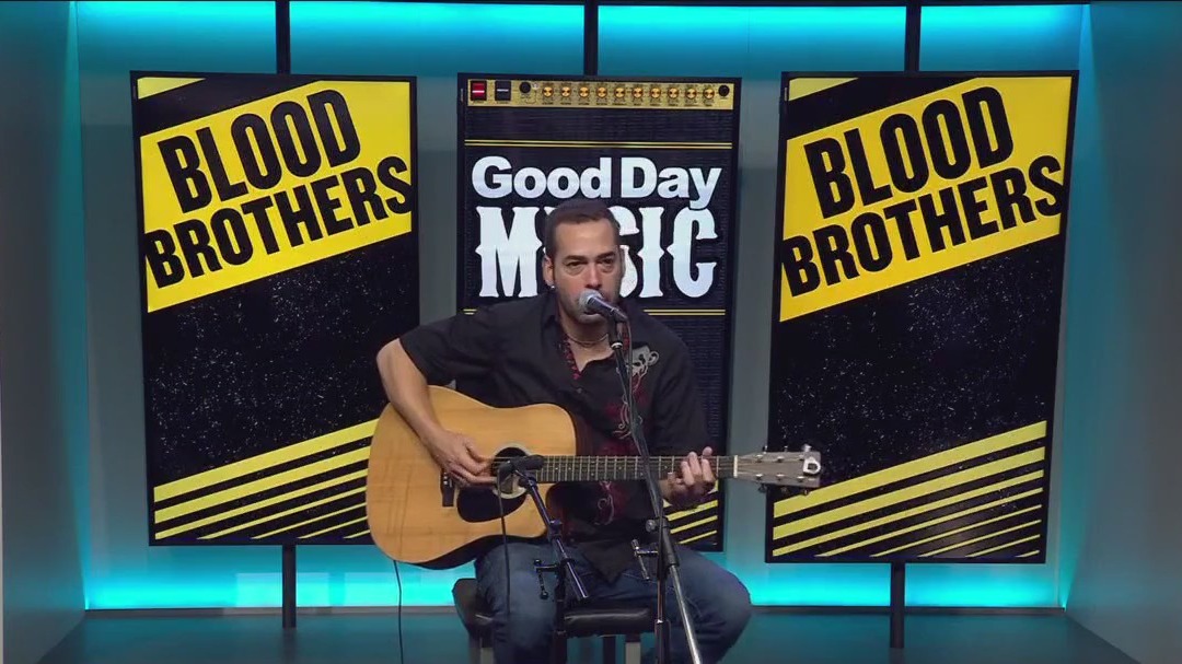 Blood Brothers performs 'Big Toe'