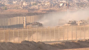 Israeli soldiers push deeper into Gaza City