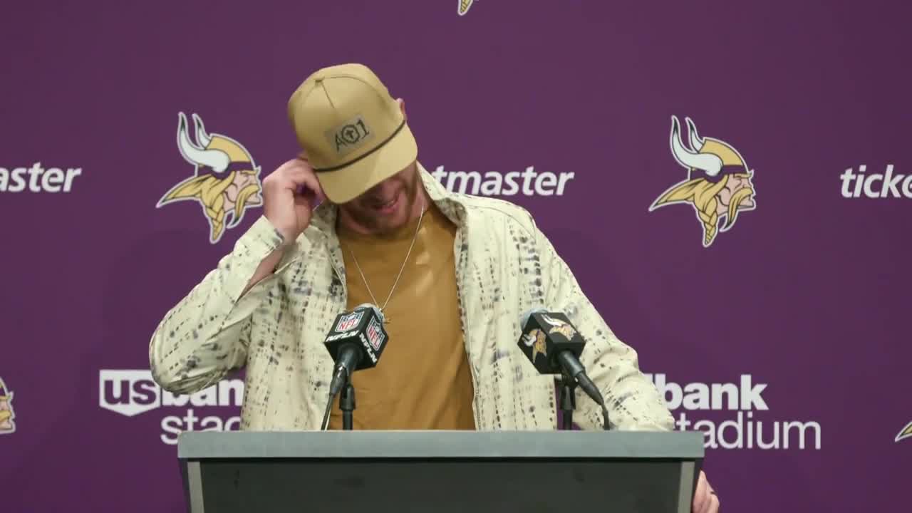 Carson Wentz reacts after Vikings crush Bengals, 48-10 [FULL]