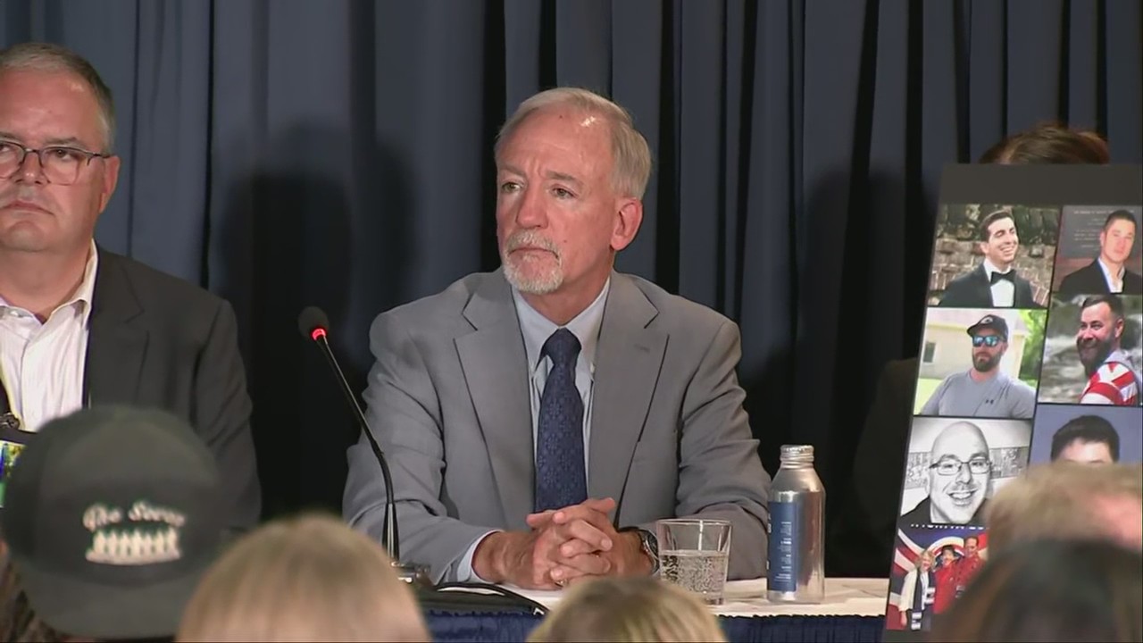 Familes of DC plane crash victims file lawsuit [FULL]