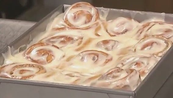 Teal House Coffee & Bakery: Cinnamon rolls