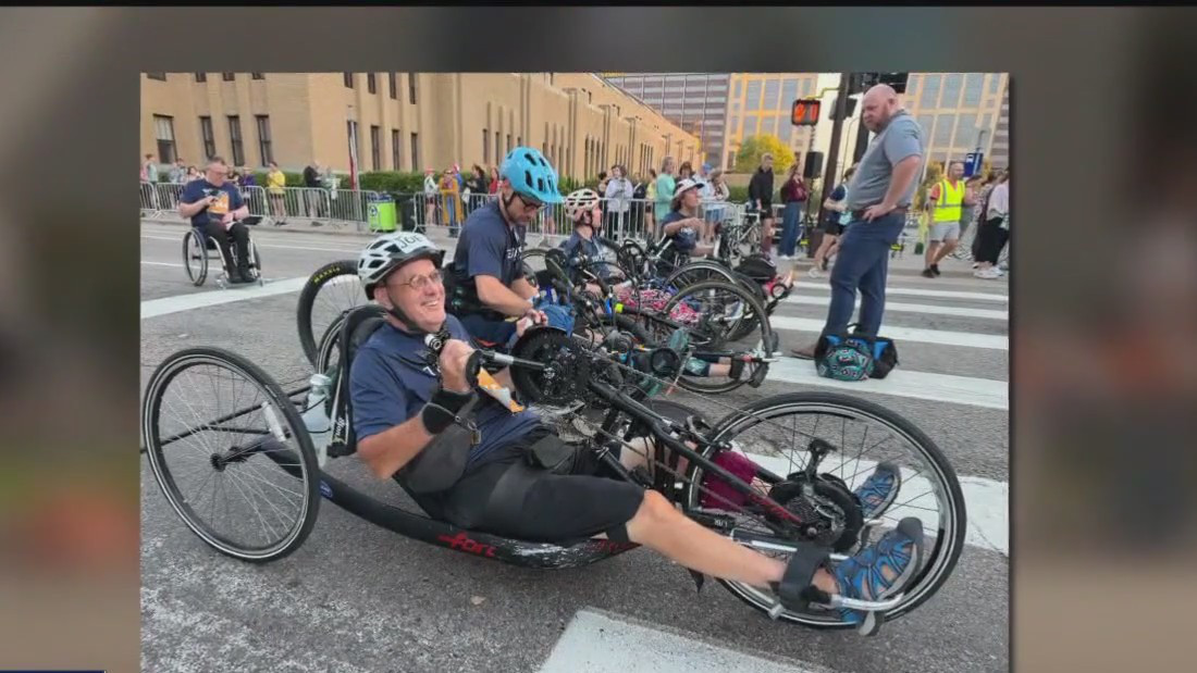 Twin Cities Marathon allows team of para athletes on handcycles