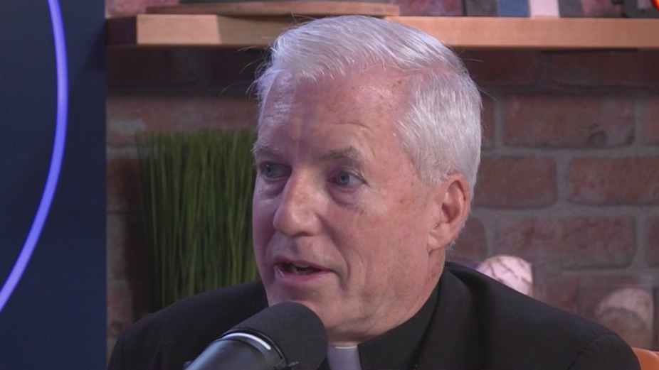 Pope Leo XIV receives letters and love from Annunciation Catholic School