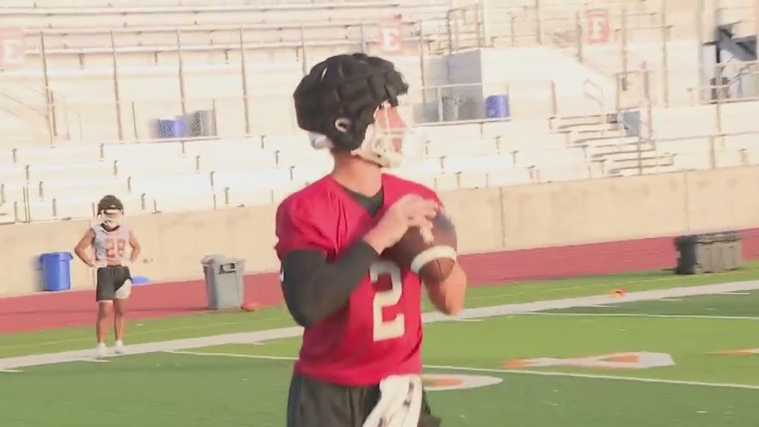Hutto quarterback Will Hammond