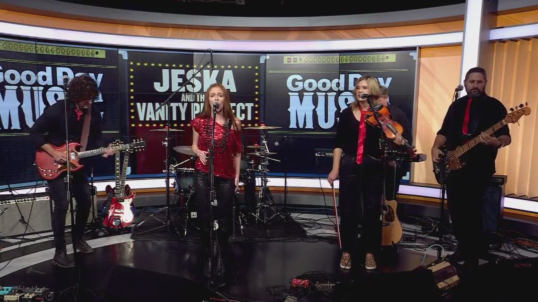 Jeska and the Vanity Project perform