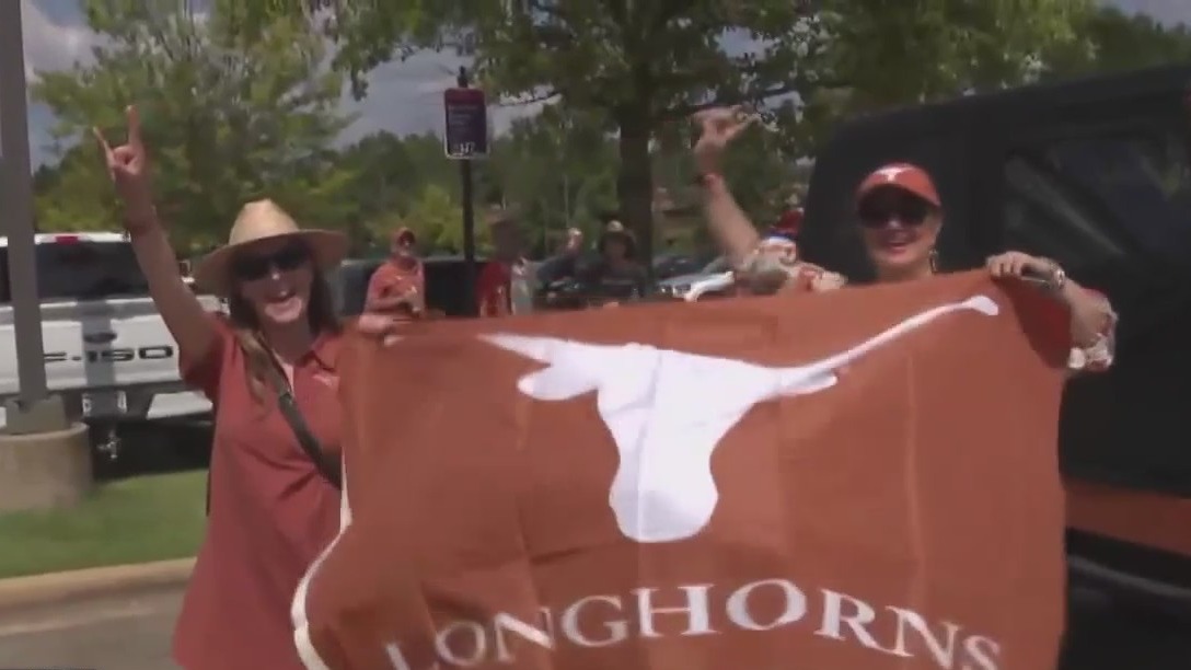 Texas, Alabama face off in Tuscaloosa