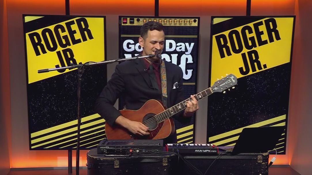 Roger Jr. performs 'News'