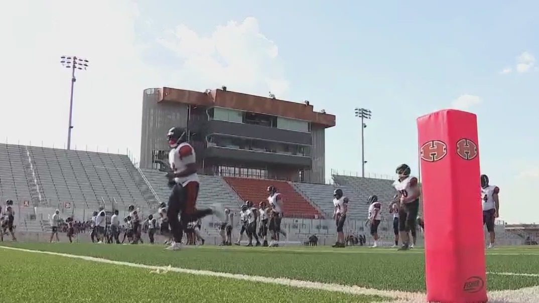 Football games delay start times due to heat