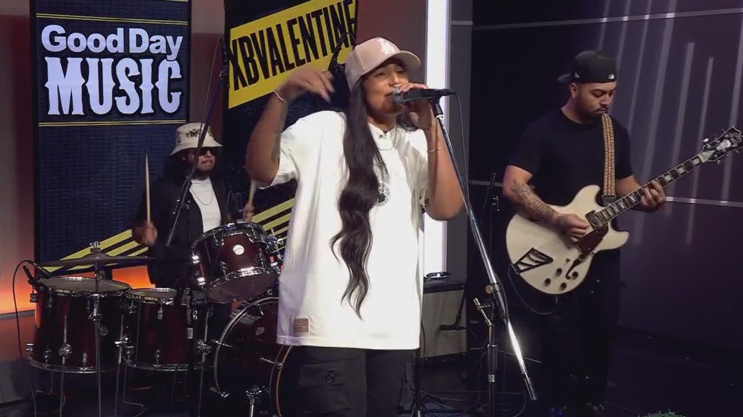 xBValentine performs 'Vibe With You'