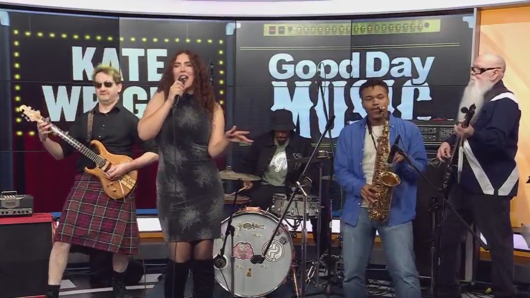 Kate Wright performs 'Give It to Me'