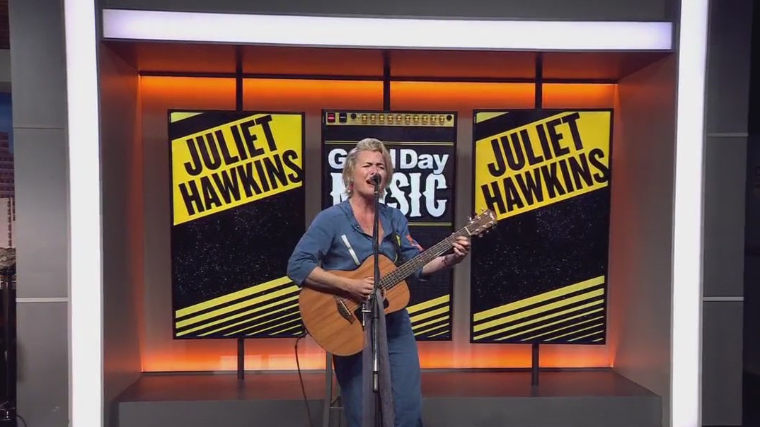 Juliet Hawkins performs 'Country Girl'