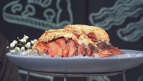 Pearl & Fun Oyster Bar serves up shellfish