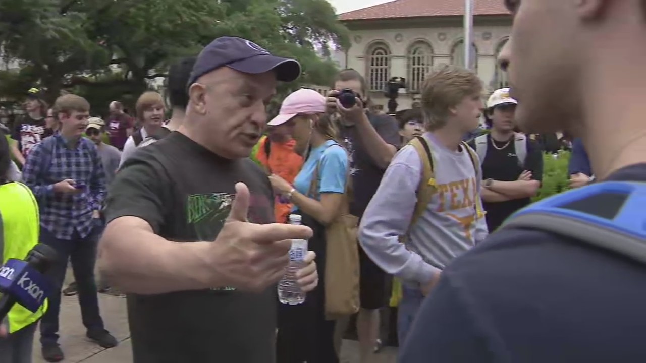 UT Palestine protest: Debate among protesters