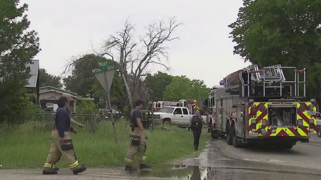 Fire, explosions at home in Southeast Austin | FOX 7 Austin