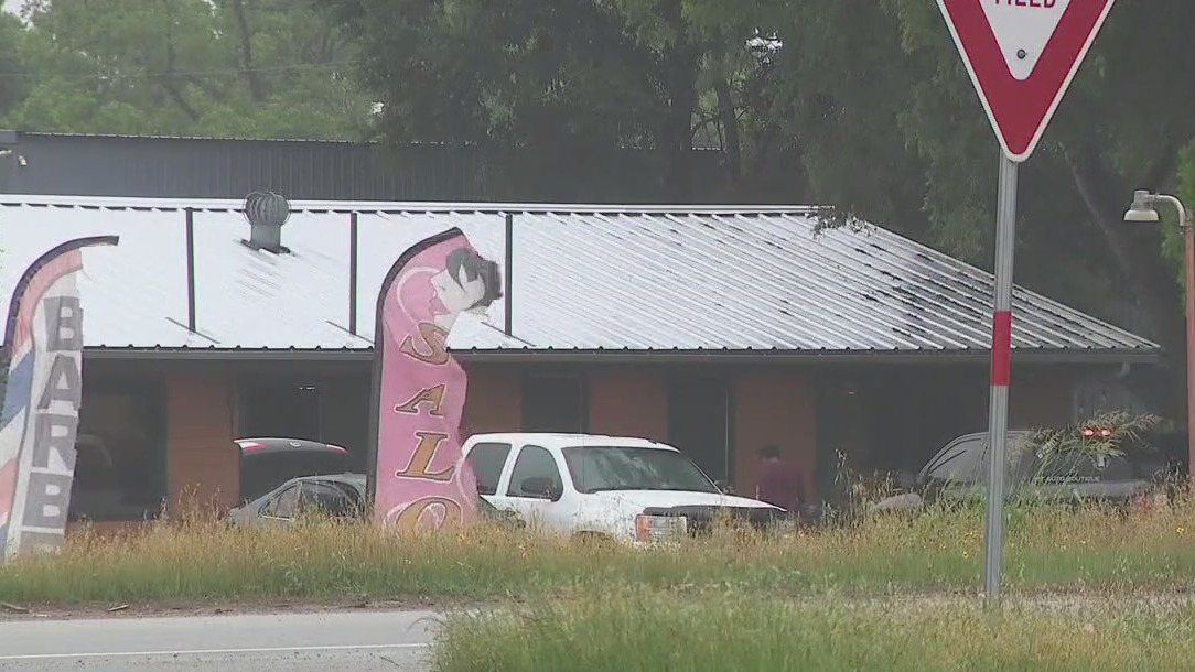 Man shot multiple times in SE Travis County