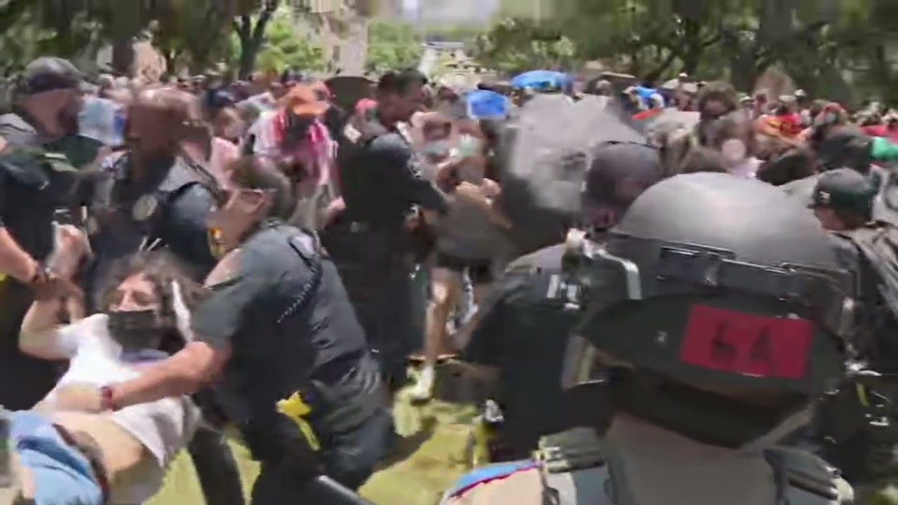 UT Austin Palestine rally: Protester arrested